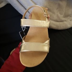 Vionic Havana Gold Sandals Size 9